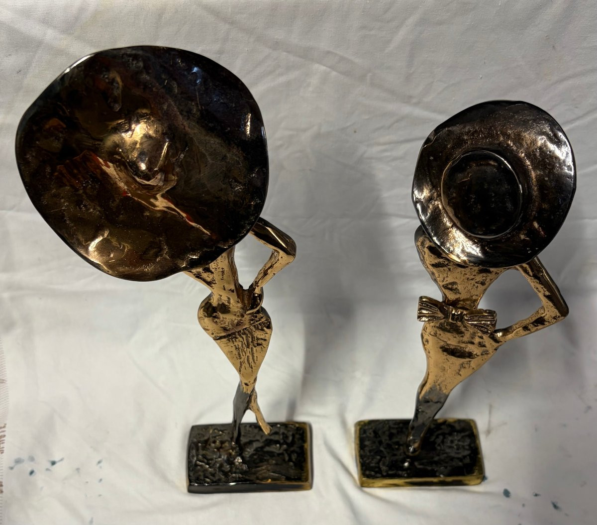 1970/80 ‘Les 2 Elégantes Au Chapeau Sculptures En Bronze , Signées LOHE-photo-4