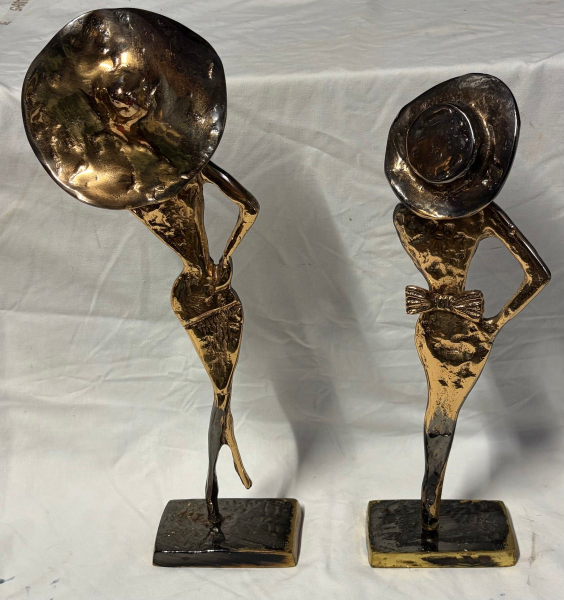 1970/80 ‘Les 2 Elégantes Au Chapeau Sculptures En Bronze , Signées LOHE-photo-1