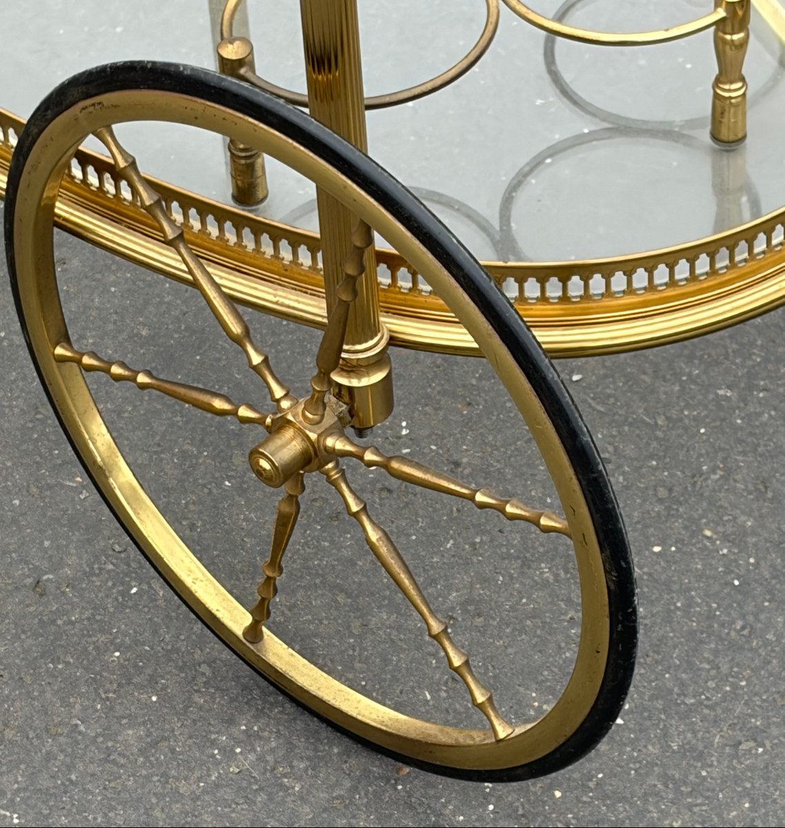 1970′ Bar Roulant en Bronze et Laiton Doré Maison Baguès Plateaux Ovales-photo-2