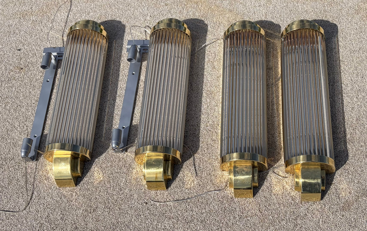 1970' Série De 4 Appliques En Laiton Ou Bronze A Tubes De Verre Style Genet Michon Ou Petitot