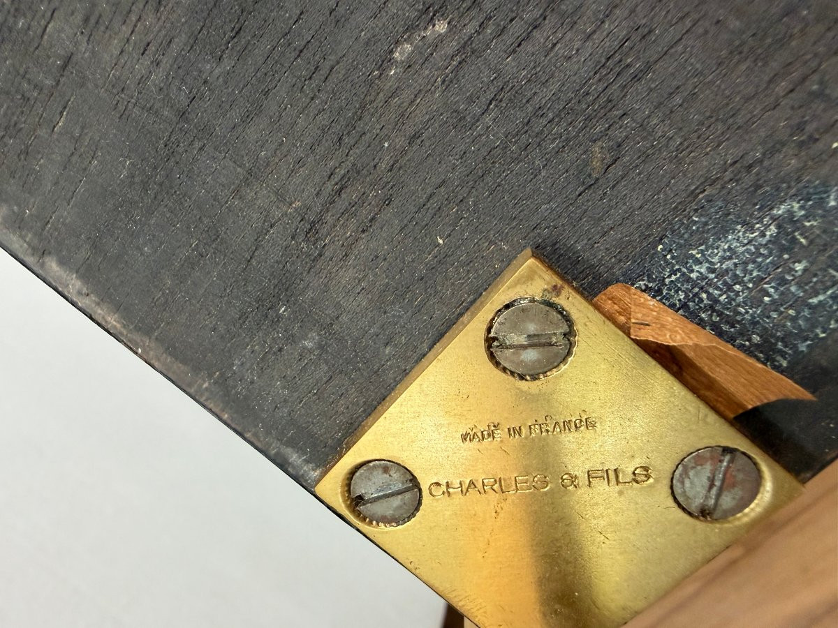 1970′ Paire De Tables A Tiroir Maison Charles Signée En Bronze Doré Avec Plateaux Décor De Feu-photo-2