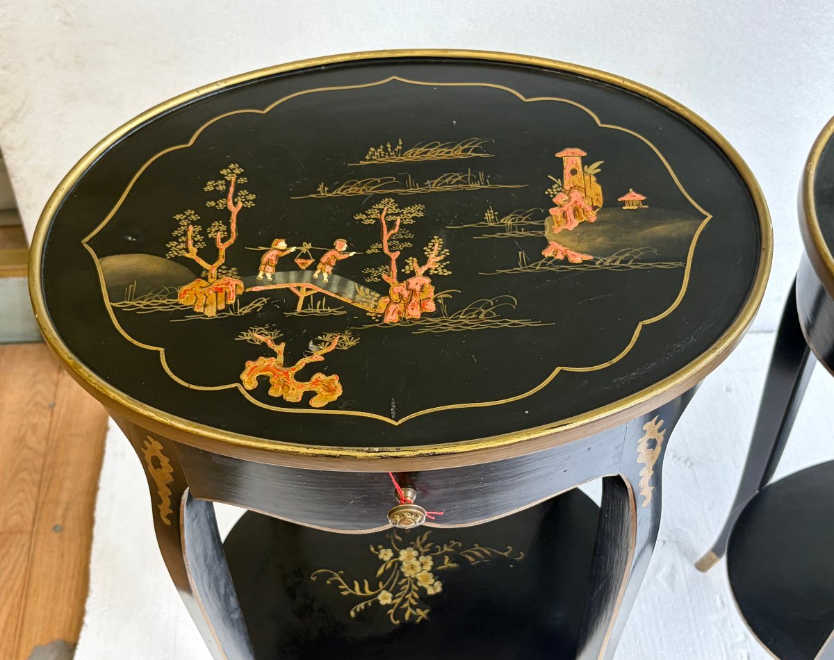 1970s: Pair Of Signed Maison Hirch Nightstands, Black Lacquered With Gold Chinese Decorations, 2nd Series-photo-3