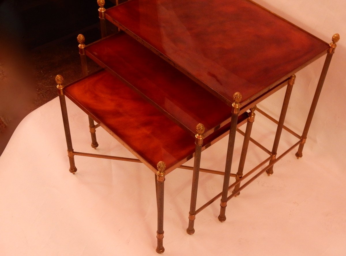 1970 ′ Series Of 3 Maison Baguès Nesting Tables In Gilt Bronze, 3 Bakelite Trays Amber Style-photo-4