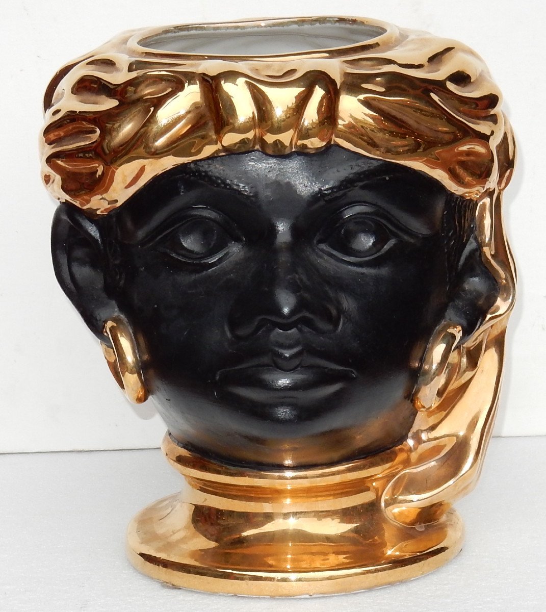 1950/70 ′ Ceramic Cache Pot With Nubian Head Decor