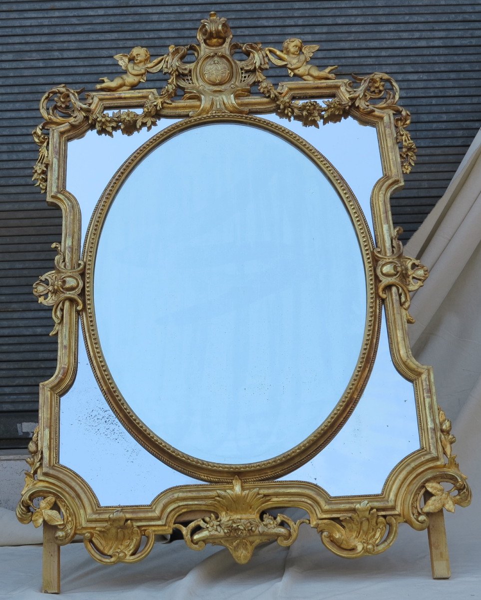 Miroir Napoléon III à Pare-closes Et Médaillon Central Ovale Biseauté, Aux Anges, Bois Et Stuc 