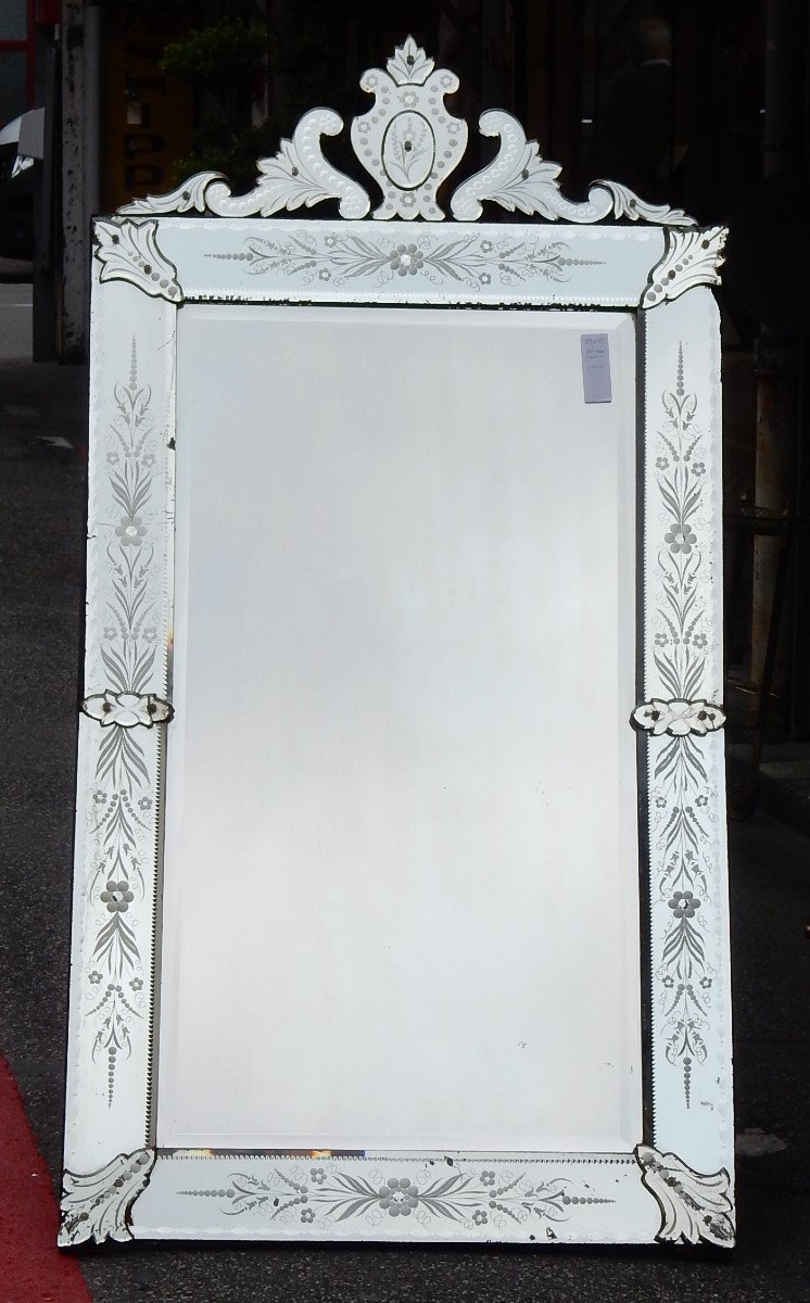 1900 ′ Venetian Mirror  With Floral Decor And Pediment - 172 X 89 Cm