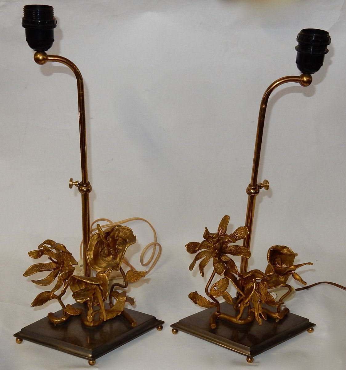 1950/70 Paire De Lampes Aux Orchidées En Bronze Argenté Et Doré Dlg Maison Charles Ou Jansen