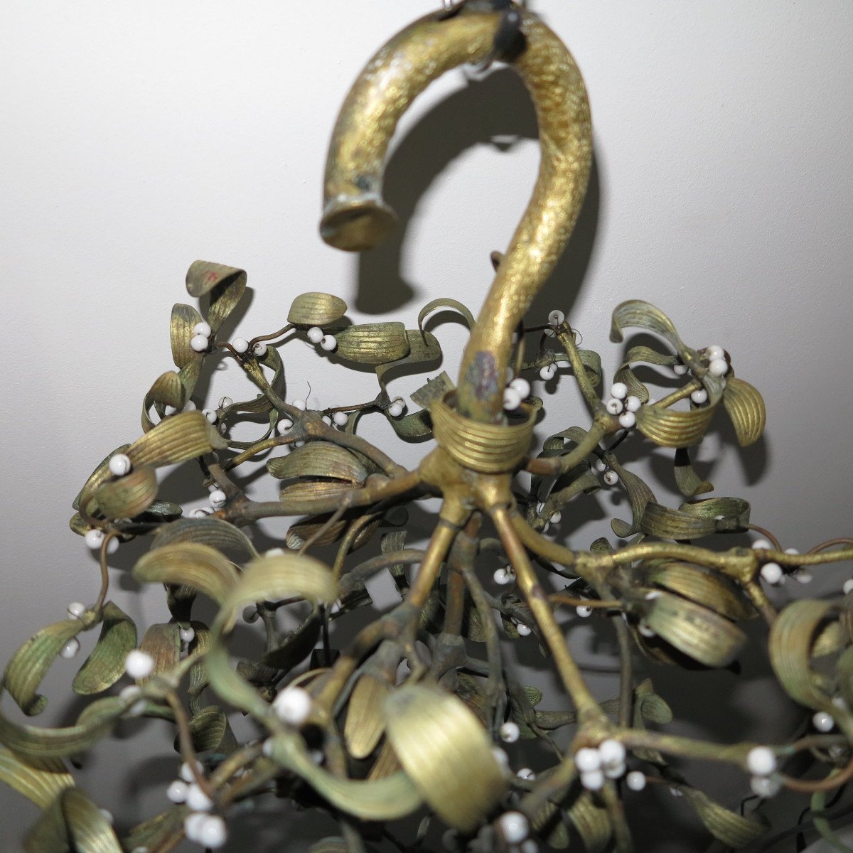 Lustre Boule De Gui Art Nouveau à 4 Ampoules En Bronze Et Perles Opaline-photo-3