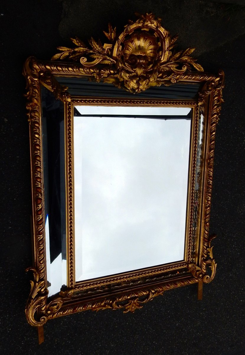 1880 ′ Regency Style Mirror With Parecloses Shell Gilded With Gold 125 X 94 Cm