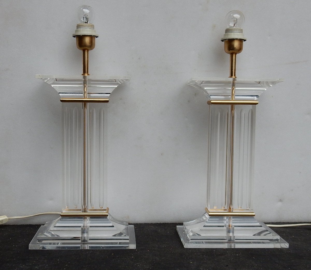 1970 'pair Of Lamps In Altuglas Decor Columns