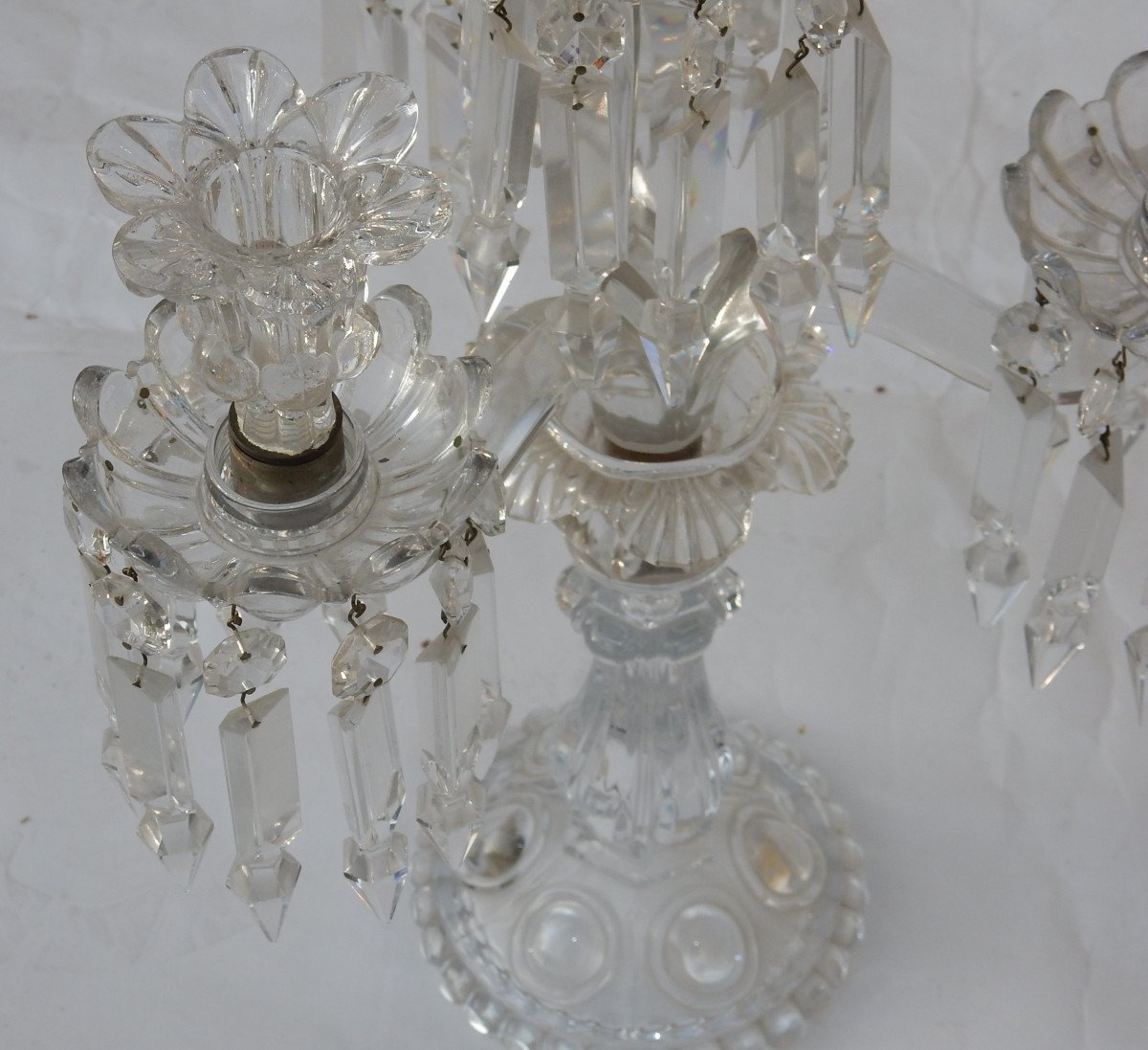 1950′ Paire De Chandeliers 3 Branches Socles Perlés Et Signés En Relief Baccarat-photo-5