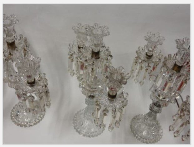 1950′ Série De 4 Chandeliers Avec 2 Branches Socles Perlés Et Signés En Relief Baccarat-photo-2