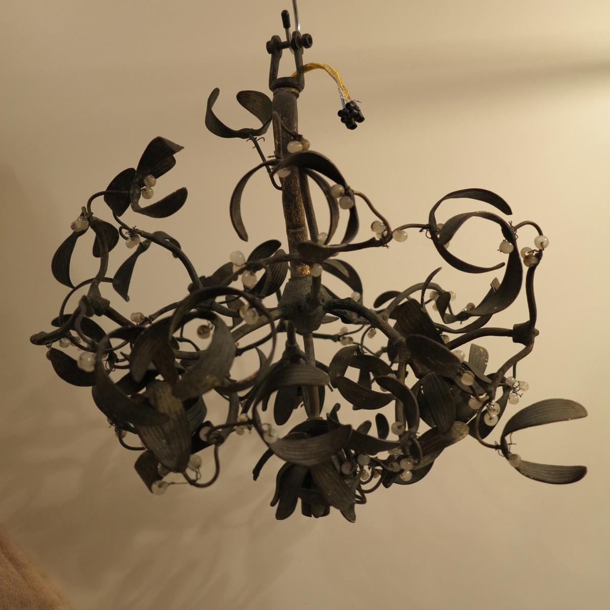 1900′ Lustre Boule De Gui En Bronze Art Nouveau à 4 Lampes Diamètre 42 Cm-photo-1