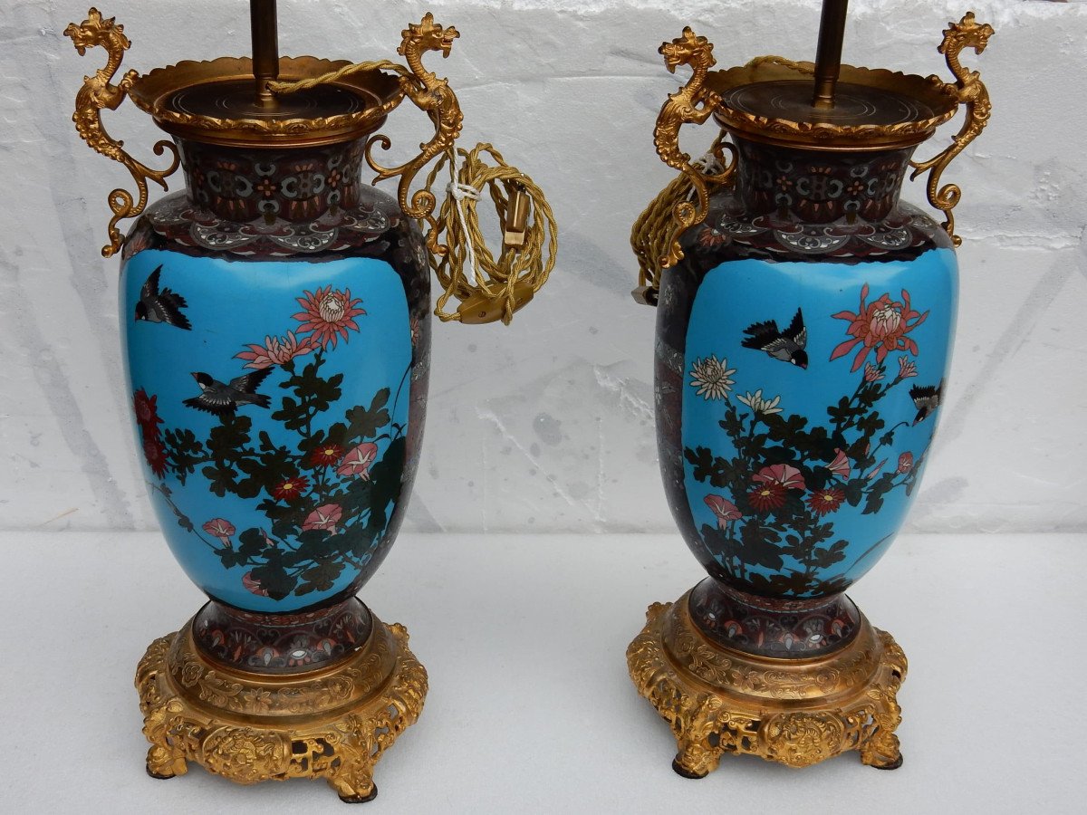 1890 ′ Pair Of Japanese Cloisonne Lamps With Birds And Dragons