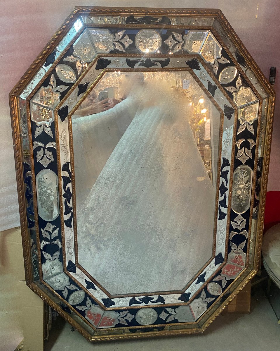 1970/80 Venice Octagonal Mirror Style Louis 14 Pareclose Golden Wood With Blue Glass Ornaments-photo-1