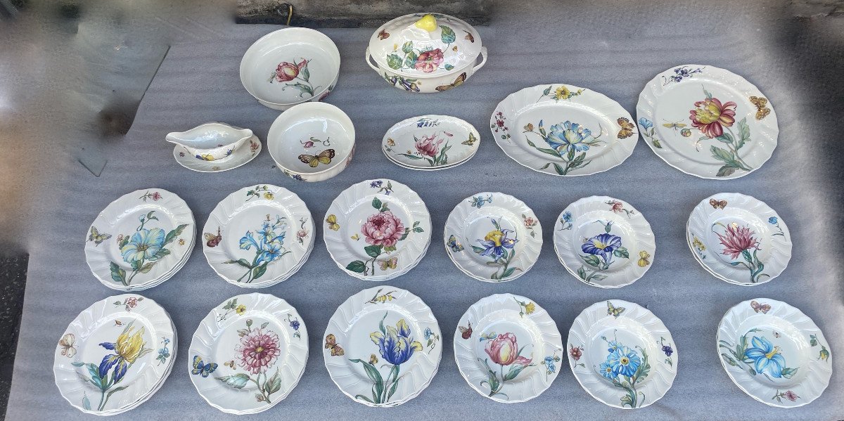 1970/80′ Villeroy & Boch “bouquet” Service 44 Pieces