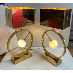 1980′ Paire De Lampes Design En Laiton Et Opaline H 88 cm Ø 48 cm