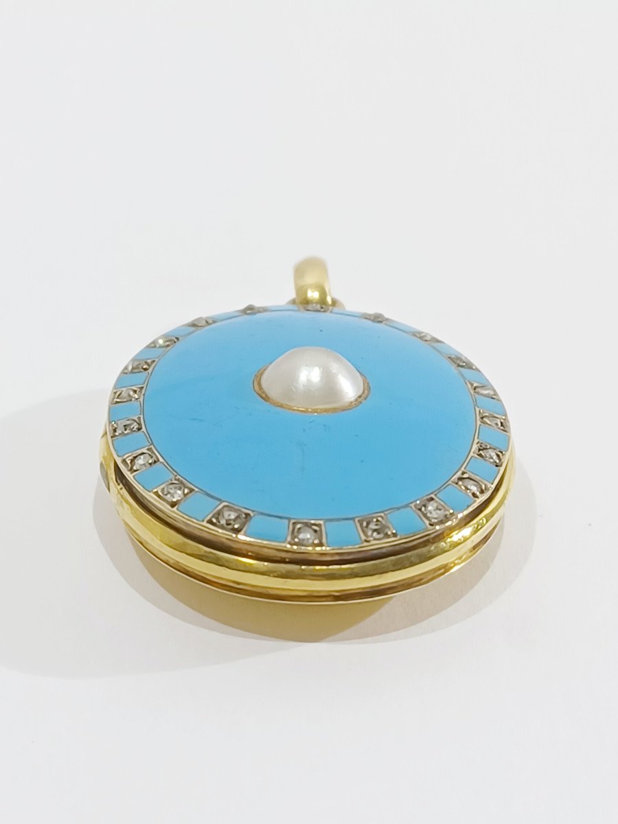 Photo Pendant In Gold And Enamel-photo-2