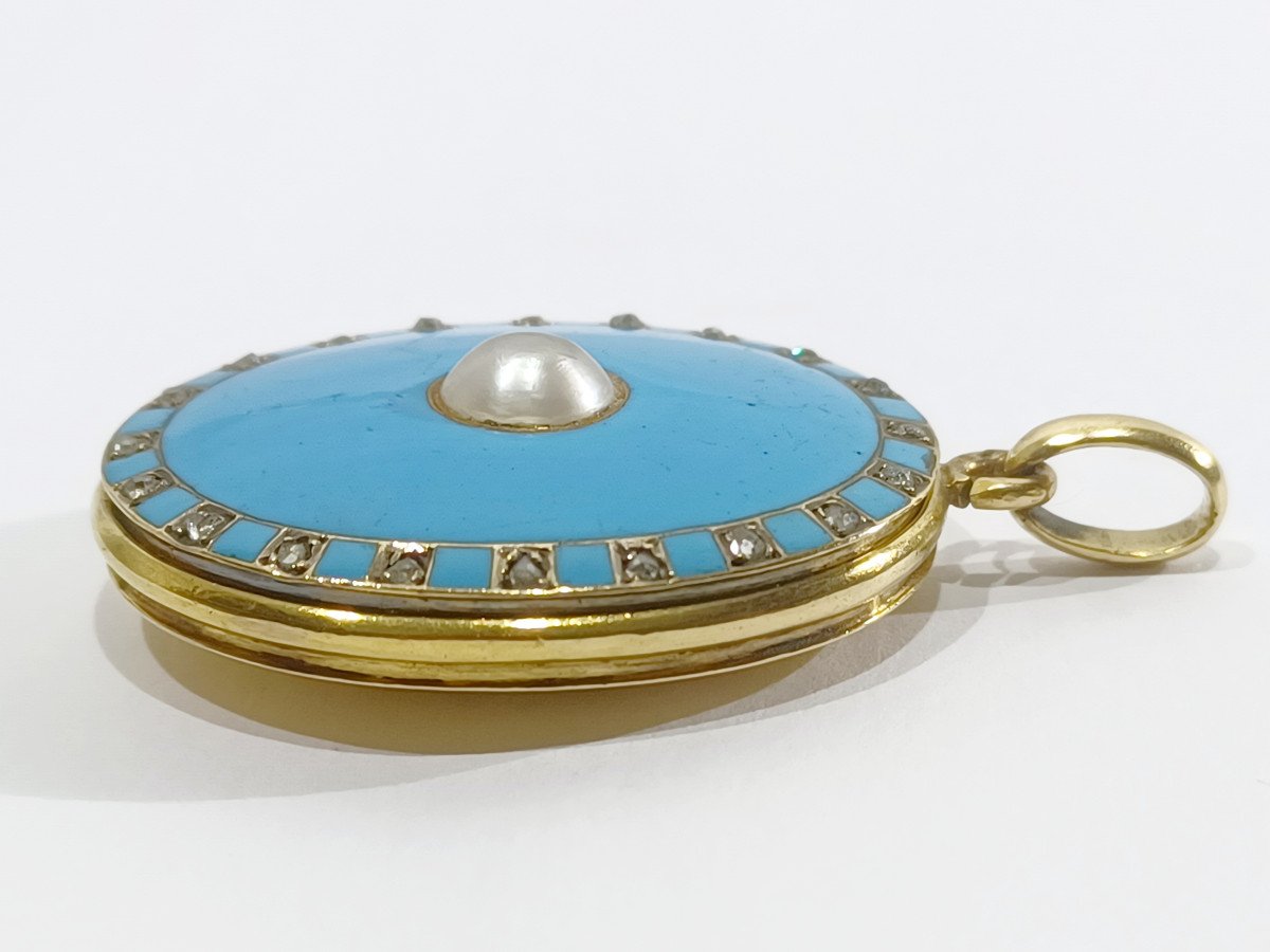 Photo Pendant In Gold And Enamel-photo-4