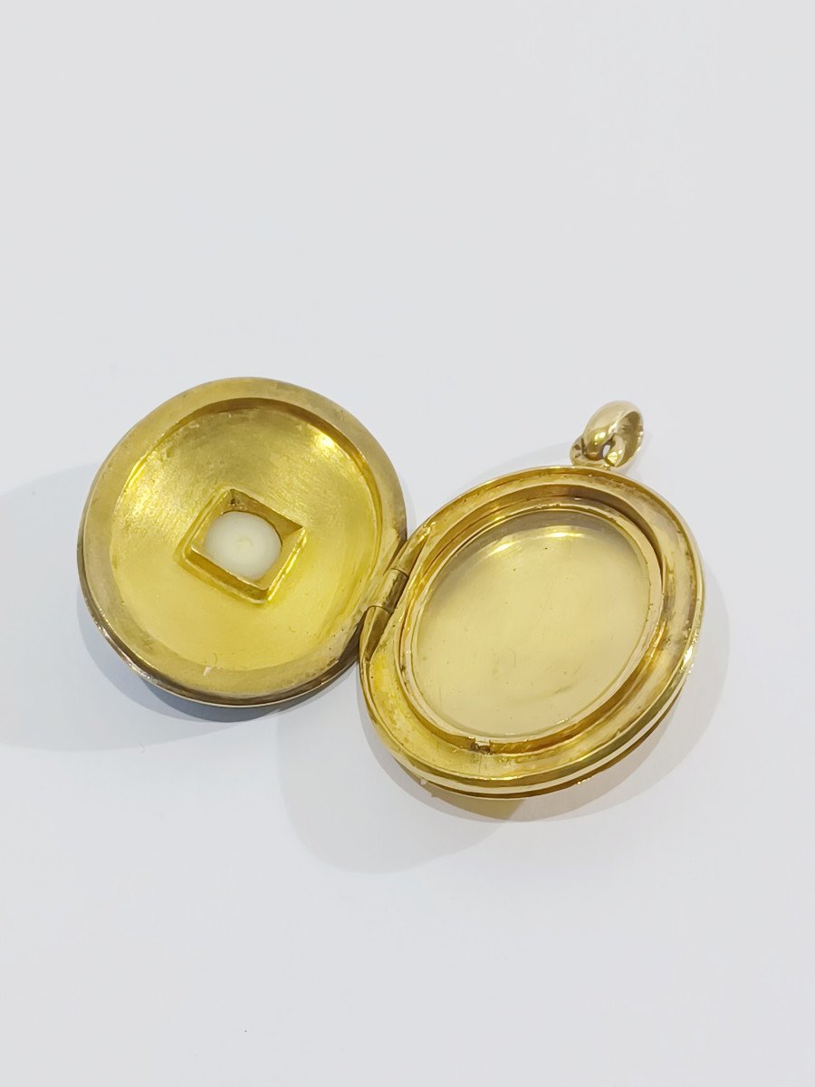 Photo Pendant In Gold And Enamel-photo-4