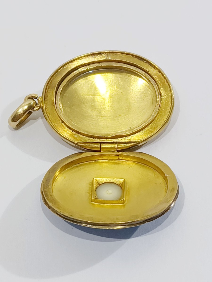 Photo Pendant In Gold And Enamel-photo-6