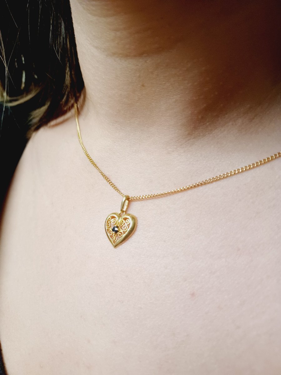 Gold And Sapphire Heart Pendant -photo-8