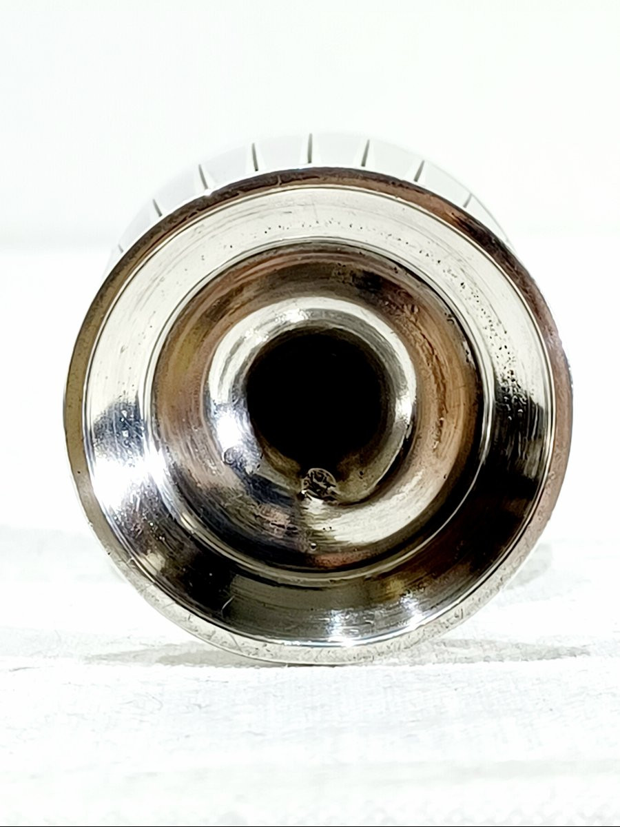 Art Deco Egg Cup On A Ribbed Pedestal-photo-6
