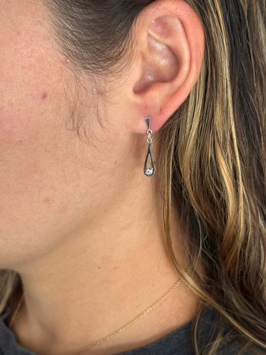 Pair Of White Gold And Diamond Earrings-photo-3