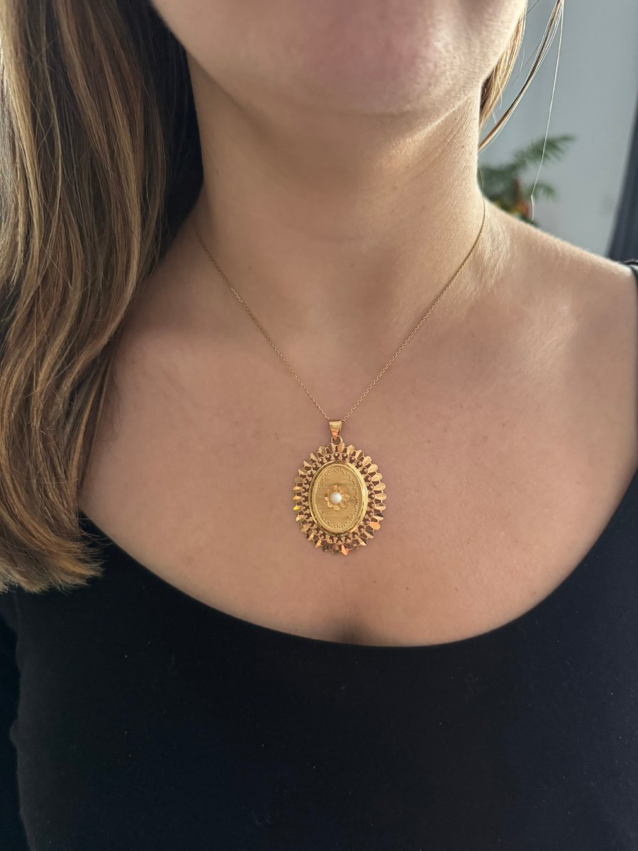Gold And Pearl Pendant-photo-4