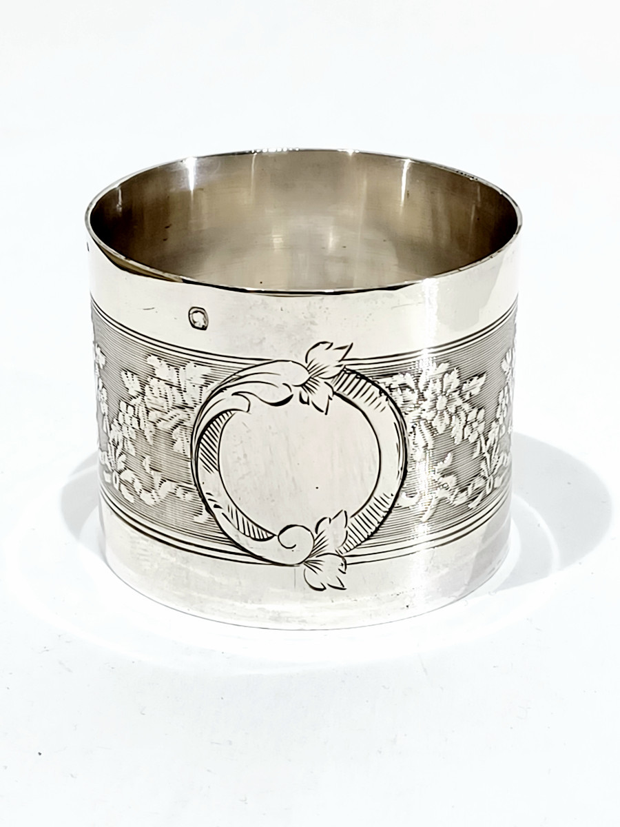 Rond serviette en argent massif cartouche vierge et fleurs