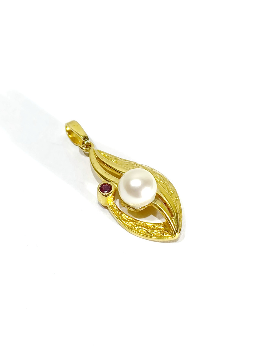 Pendentif En Or Perle Et Grenat