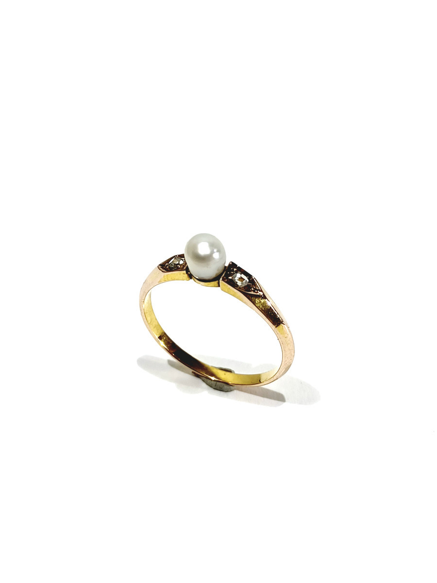 Rose Gold Pearl And Diamond Ring