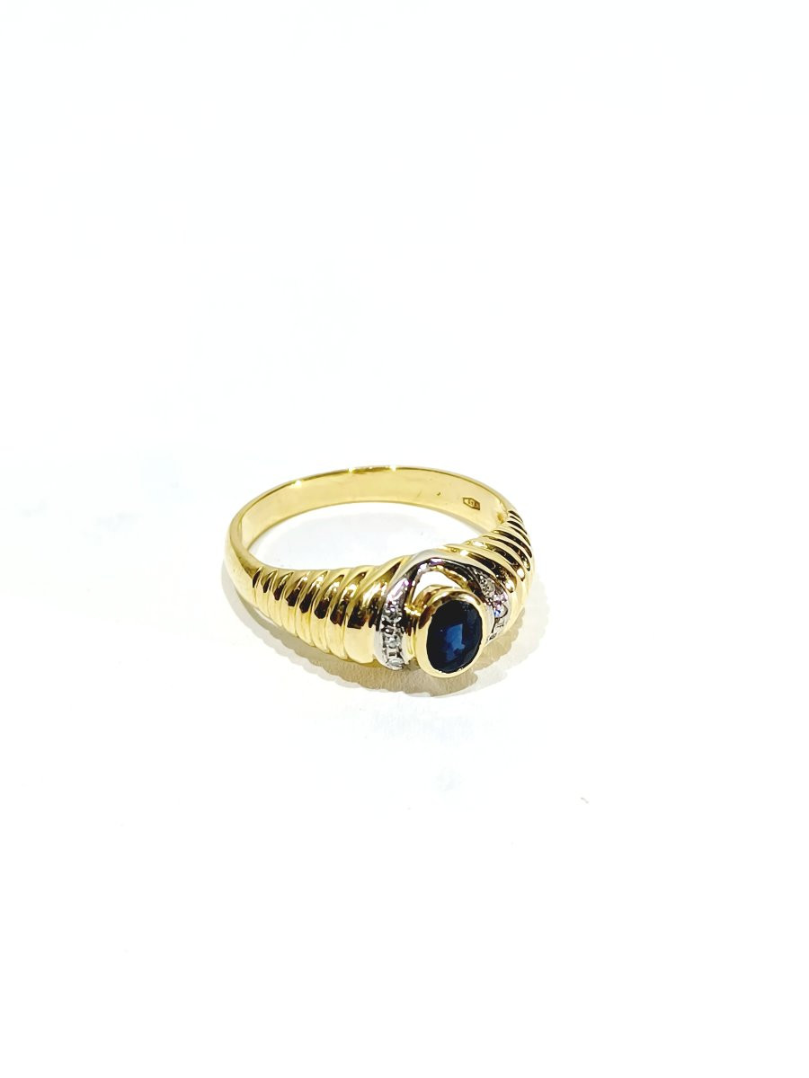 Yellow Gold Ring With Sapphire Diamonds-photo-2
