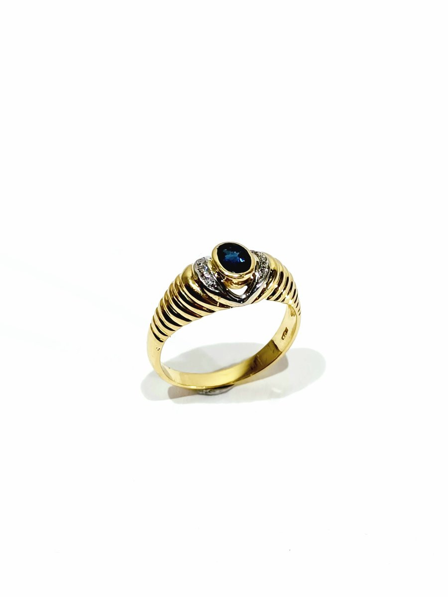 Yellow Gold Ring With Sapphire Diamonds-photo-3