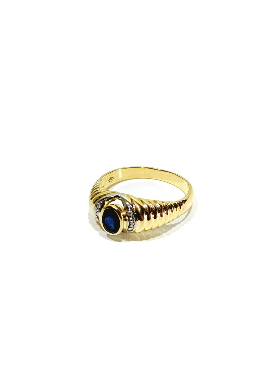 Yellow Gold Ring With Sapphire Diamonds-photo-4
