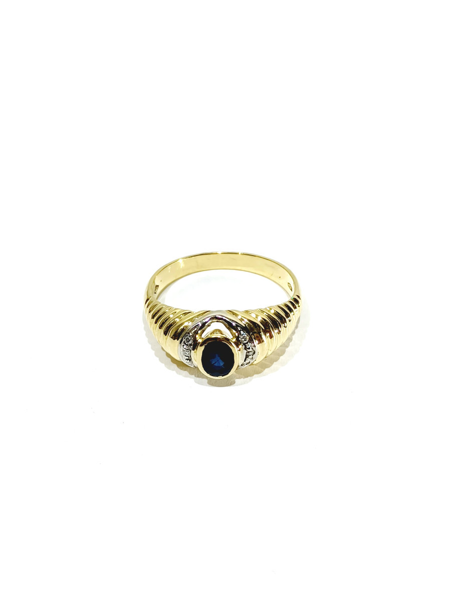 Yellow Gold Ring With Sapphire Diamonds