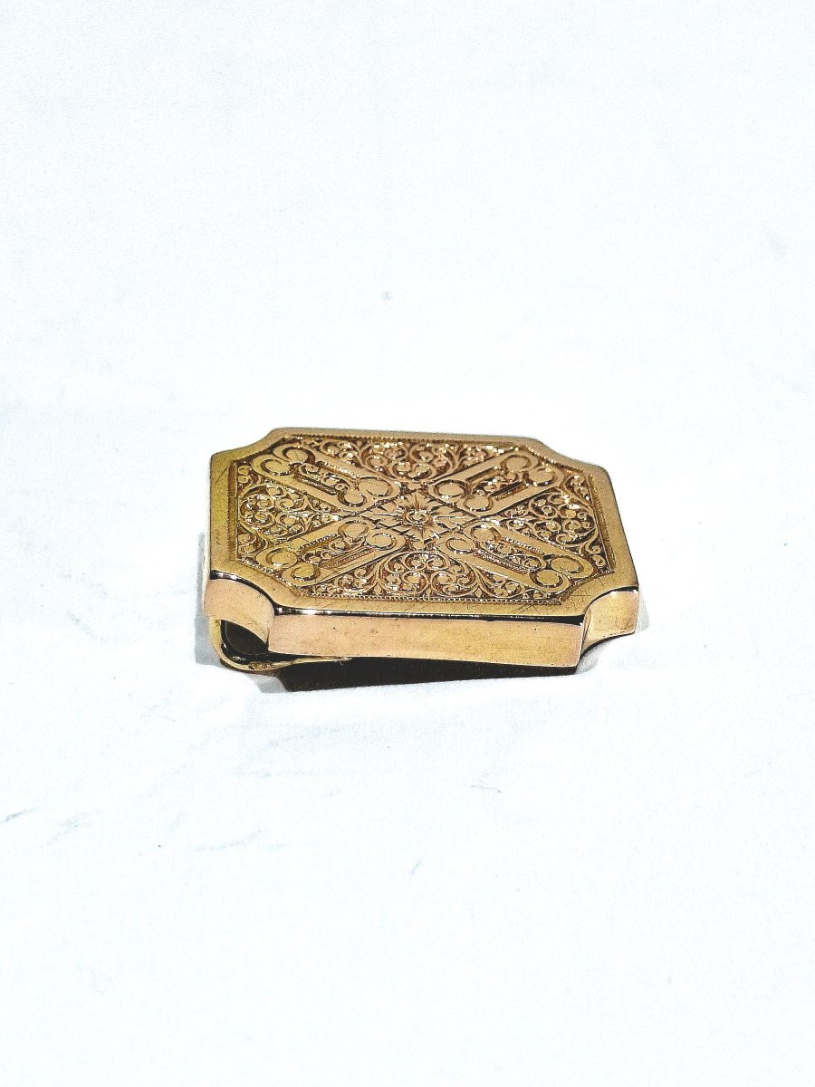 Engraved Rose Gold Pendant-photo-3