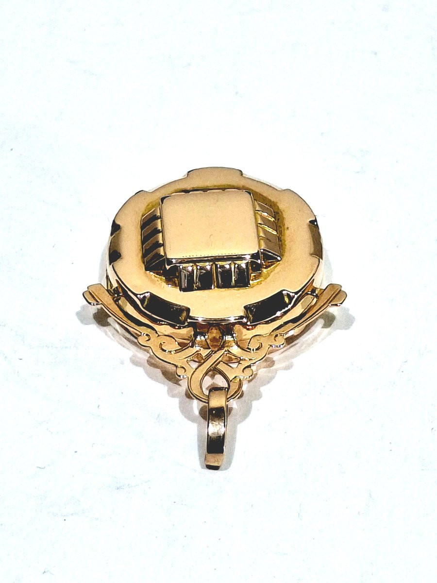 Art Deco Photo Medallion-photo-3