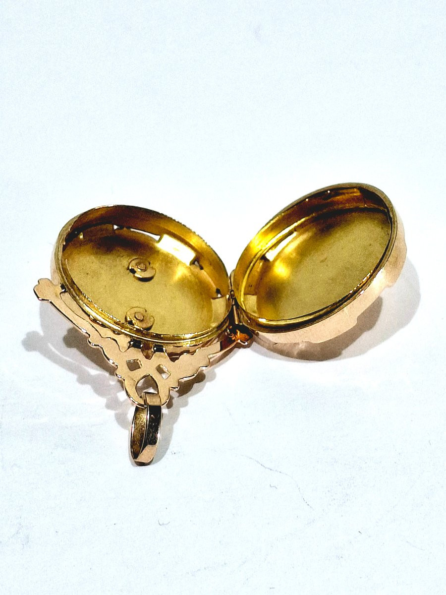 Art Deco Photo Medallion-photo-6