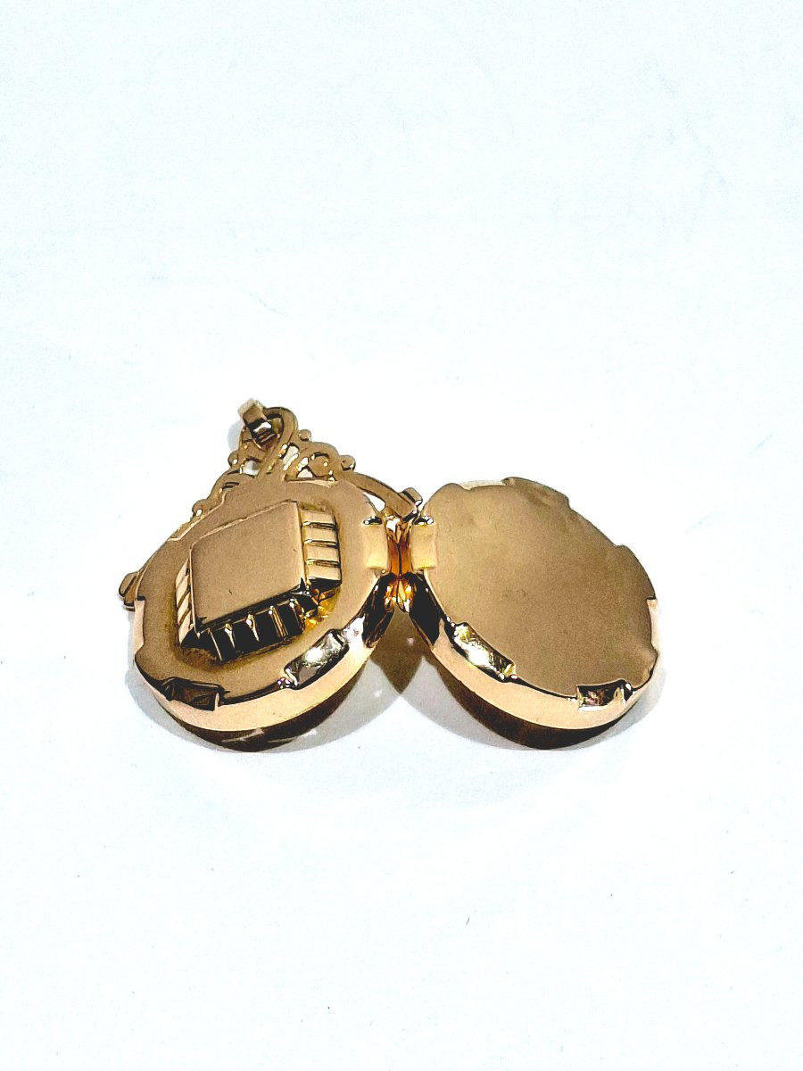 Art Deco Photo Medallion-photo-7