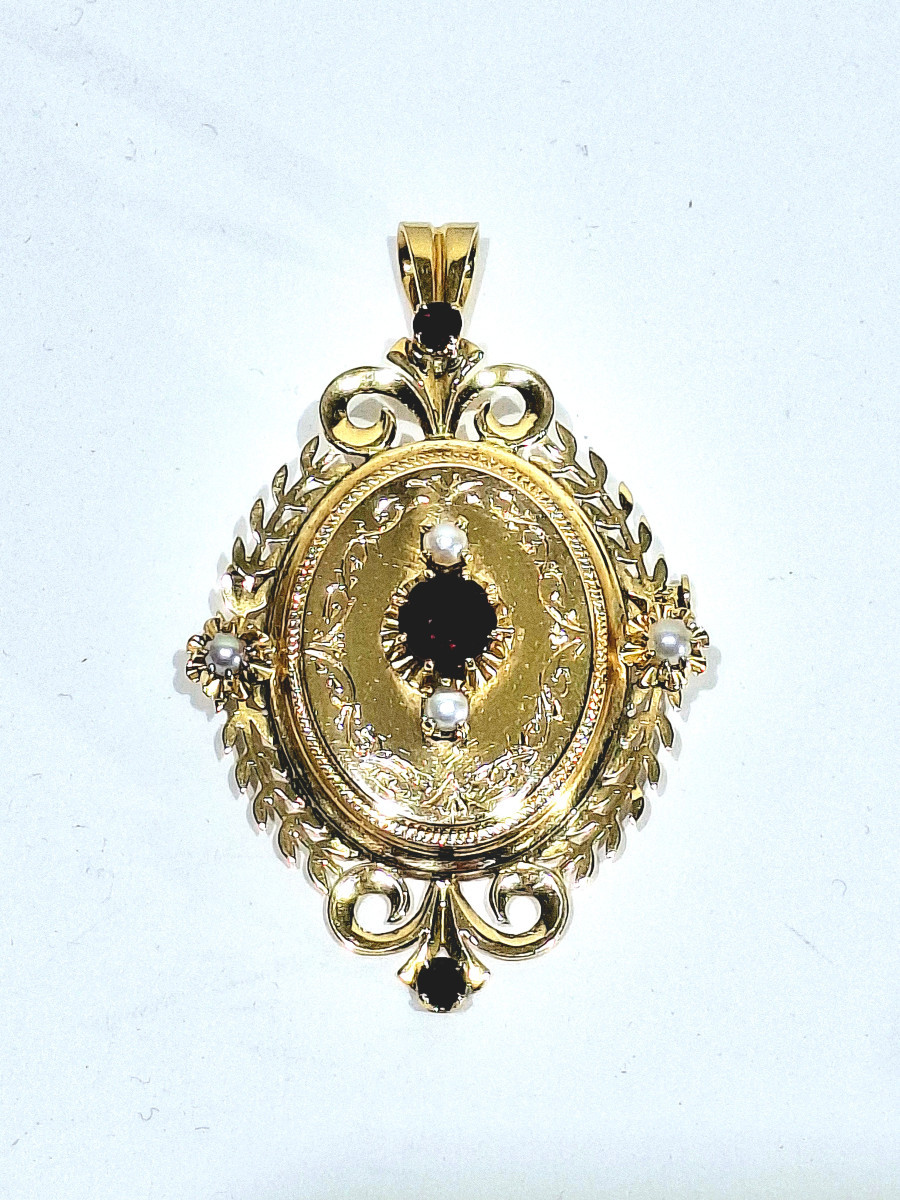 Napoleon III Gold Pendant