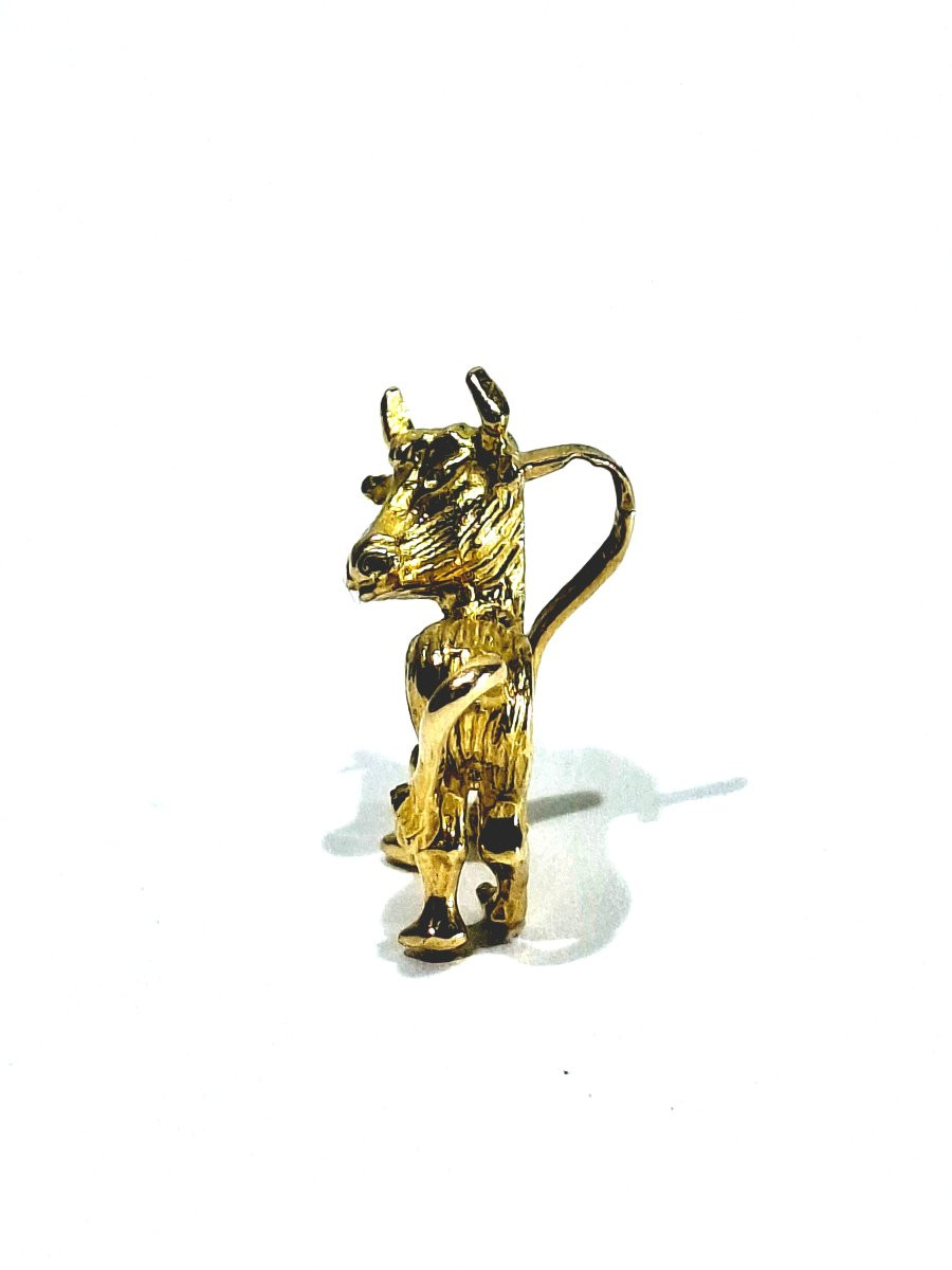 Gold Bull Pendant -photo-1