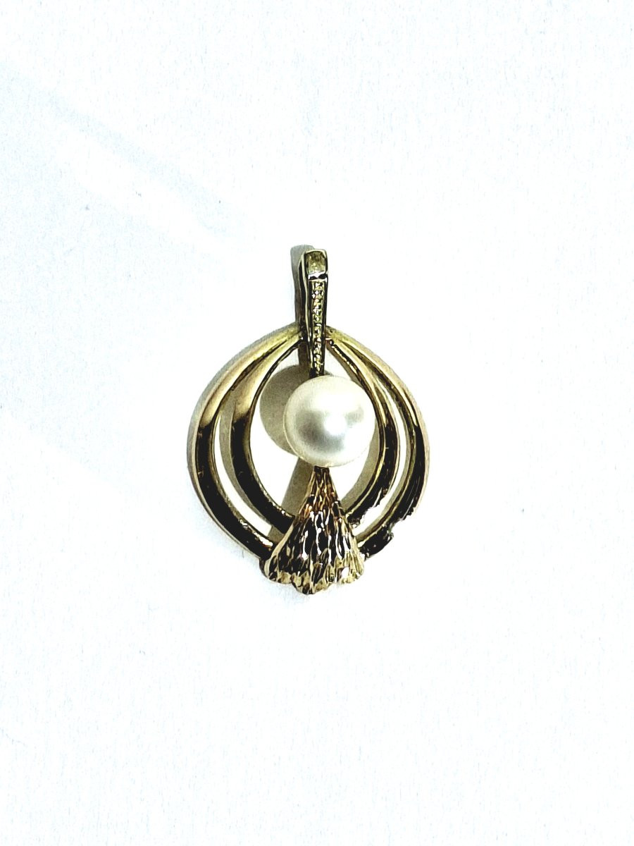 Gold And Pearl Pendant-photo-2