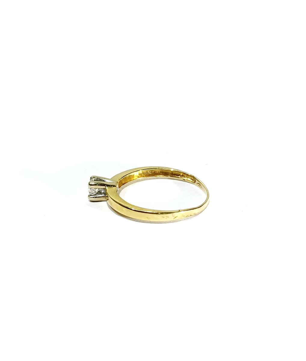 Yellow Gold And Diamond Solitaire-photo-1