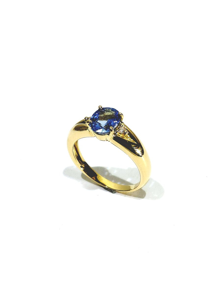 Yellow Gold Ring With Light Sapphire And Diamonds-photo-3