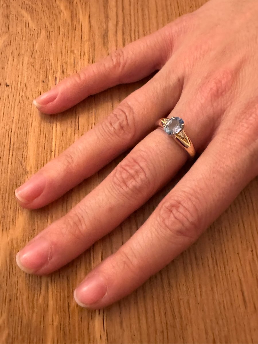 Yellow Gold Ring With Light Sapphire And Diamonds-photo-4