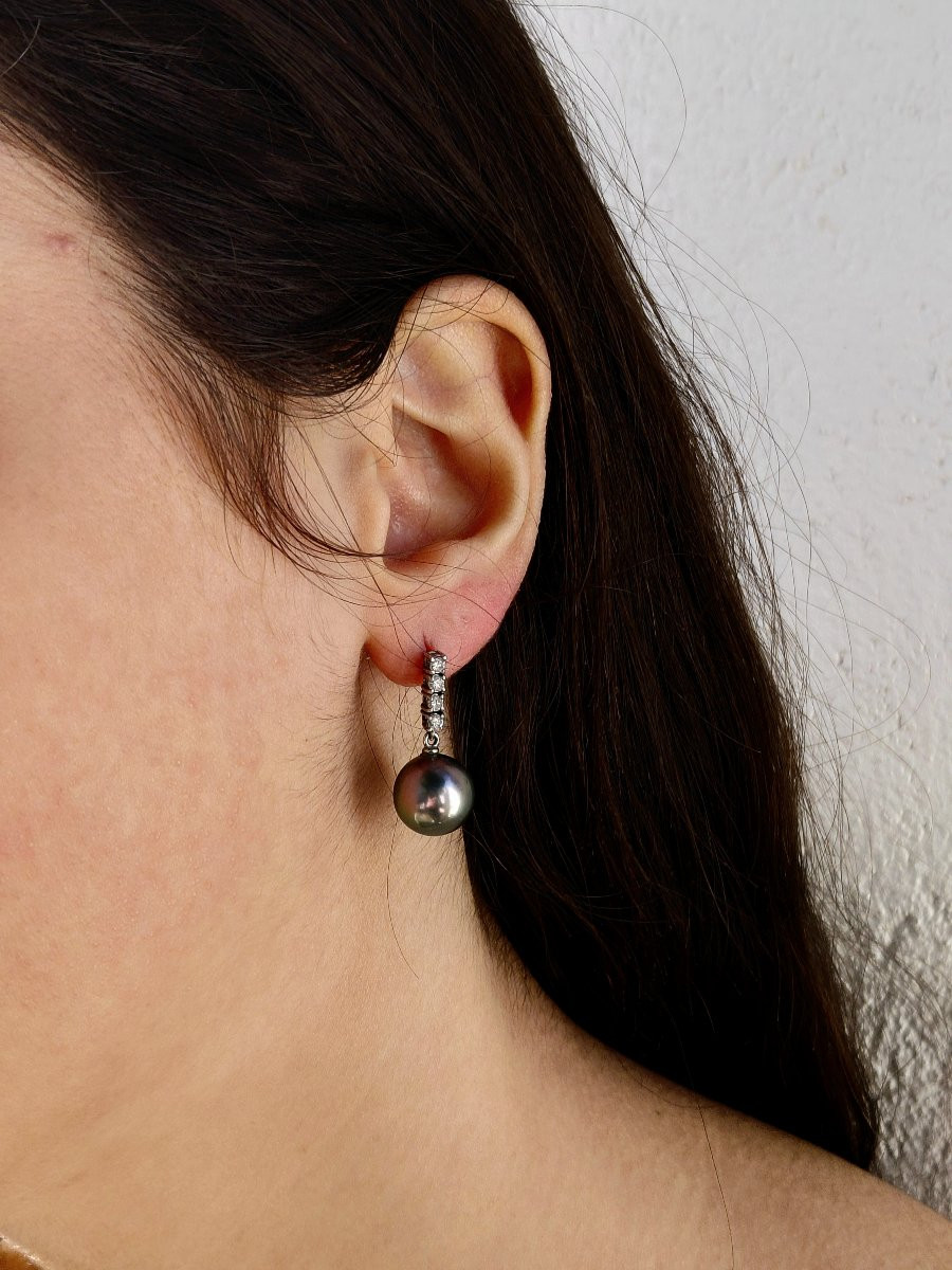 Pair Of White Gold Earrings With Pearls And Diamonds-photo-1