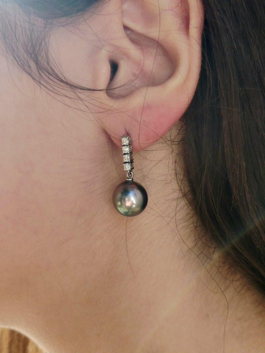 Pair Of White Gold Earrings With Pearls And Diamonds-photo-2