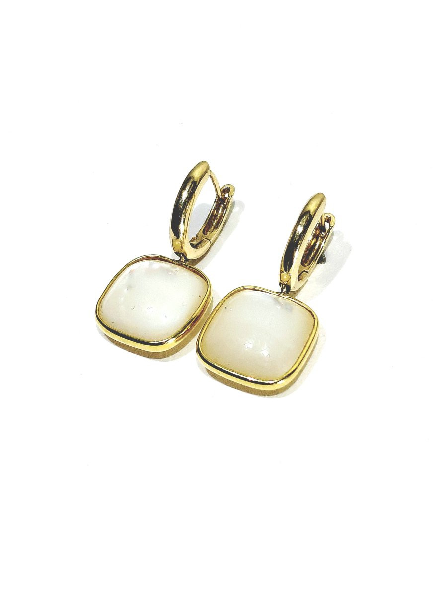 Paire de boucle d’oreilles en or et nacre-photo-3