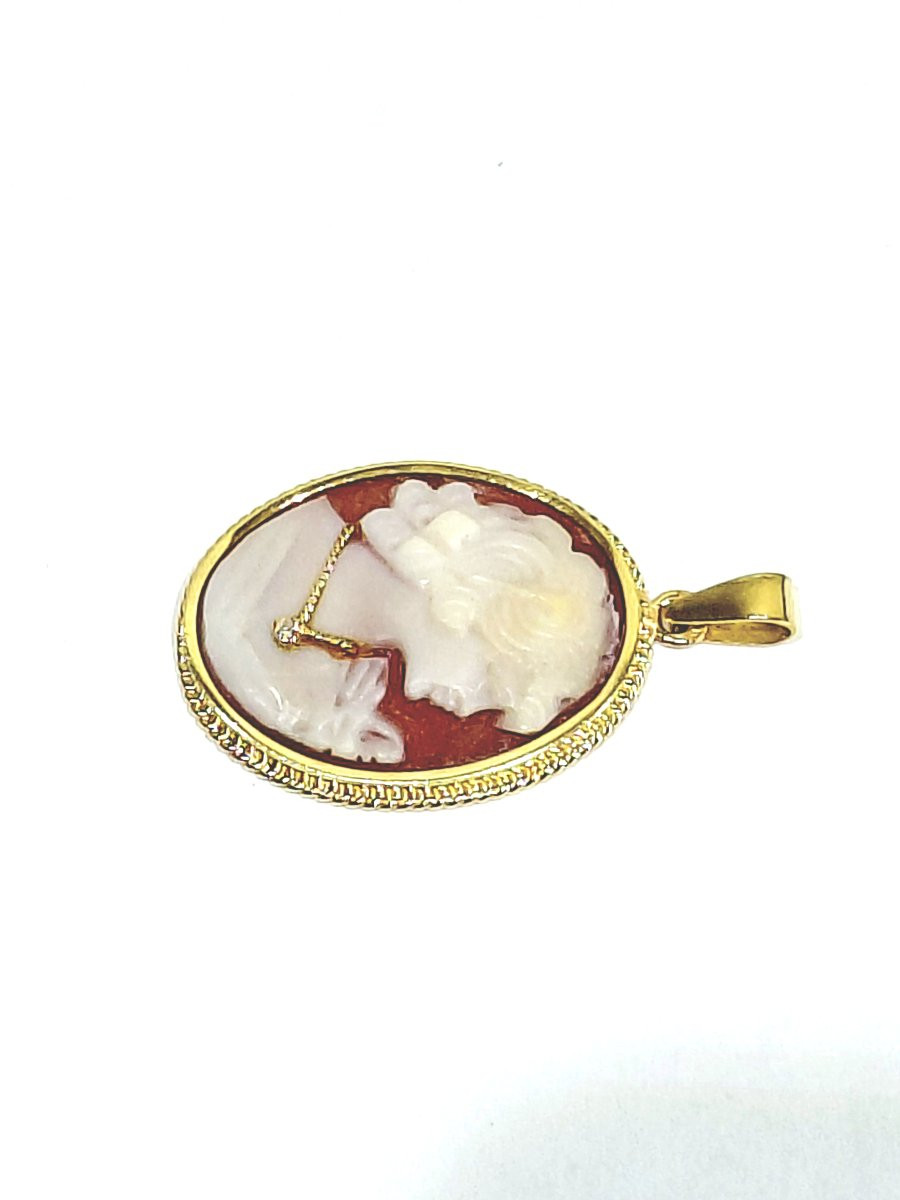 Gold Shell Cameo Pendant-photo-1
